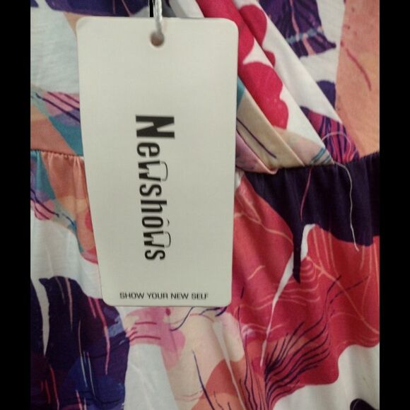 Newshows Women's The Cocktail Knee-Length Dress Floral Pattern Size Medium! - Picture 2 of 7